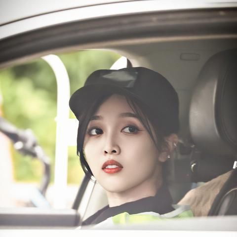  吴宣仪|吴宣仪像极了考试的我上热搜了？是怎么回事