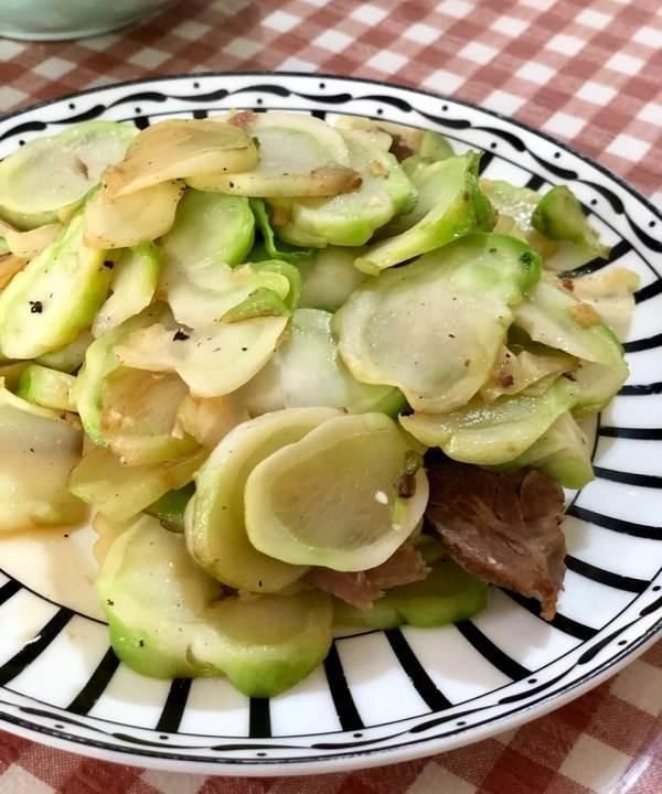  季节性|雷打不动吃这菜，季节性强，水分高，热量低，给肠道大扫除，越吃越瘦