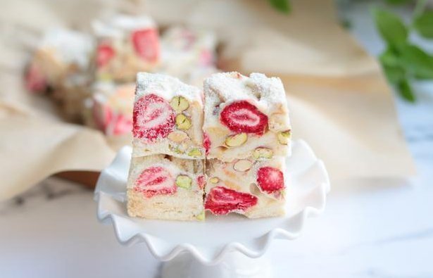 酥脆|又到了做糖果的季节了,酥脆香甜的雪花酥,是时候尝尝了