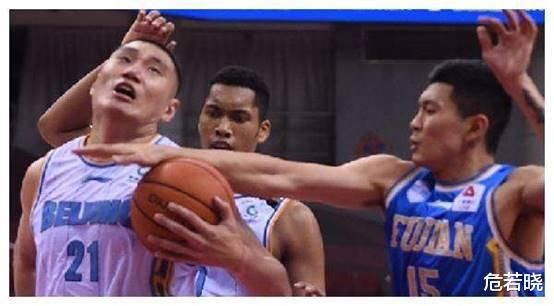  常规赛|人丢光了！CBA历史最大耻辱，常规赛MVP打的不像个男人