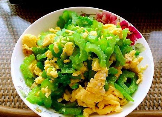 无知|让人倒下的不是病,而是无知!吃苦瓜的一大禁忌,大家来了解下