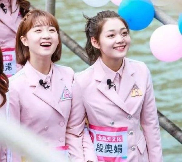  耗着|何炅：签约100个艺人，只捧红一位，剩下99位耗着，这就是现实