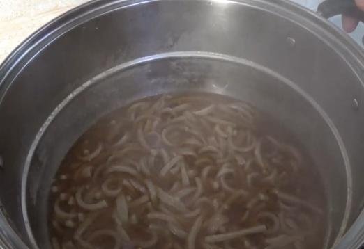  东北|东北大厨：做猪皮冻时，要牢记此配方和2大诀窍，保证不腥不油腻