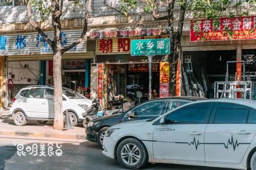 排队|昆明排队三十年老店,15张桌子,“镇店之宝”每天卖半吨