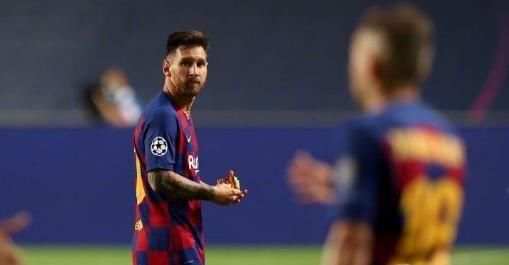  频繁|太无助，巴萨队友频繁望向梅西，但他已不是神！再也没有超能力