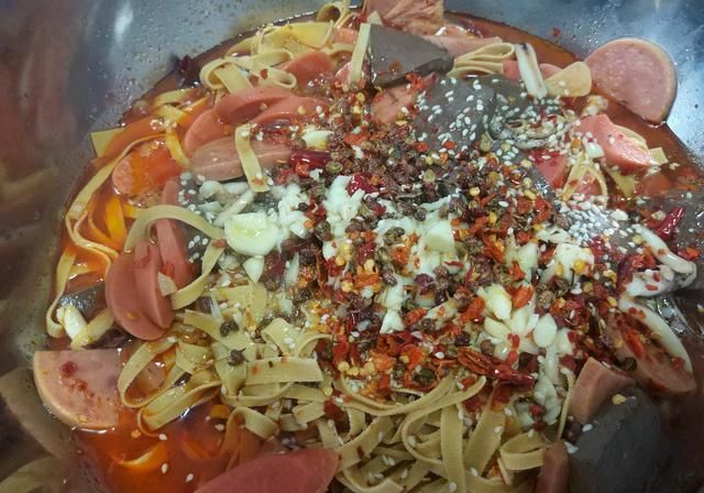 鱼香肉丝|给你一碗大米饭,6道下饭菜让你选,大多数北方人会选择第4种