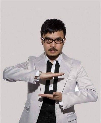  主持人|5位现场“能力超强”的主持人，何炅救场无数，他上台从不排练！