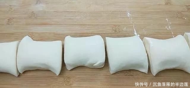 做法|这个“饼”3天不吃就想的慌,金黄酥脆,又香又解馋,做法超简单