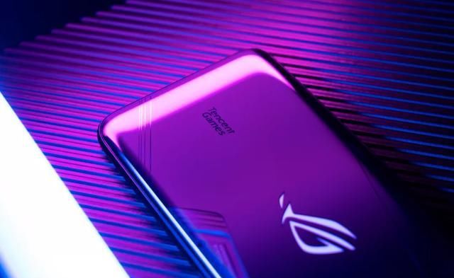  手机|重度手游玩家的“超大杯”游戏手机，ROG游戏手机3首发评测