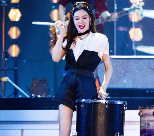  宁静|《浪姐》公演，宁静拒请流量明星，郁可唯请来的董事长有用吗？