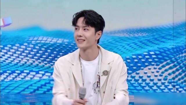  王一博|为何肖战被黑，他却受捧？王一博《快乐大本营》玩着游戏给出答案