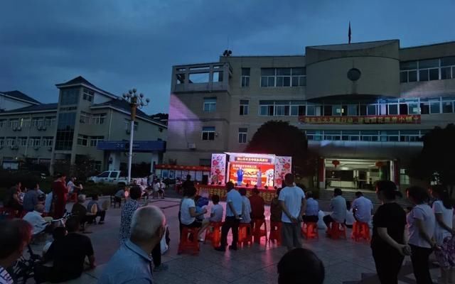  振兴|单龙寺镇：送戏下乡助力脱贫攻坚，文化惠民共迎乡村振兴