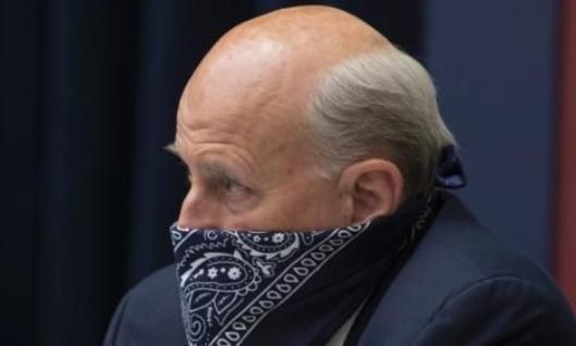  新冠|美国“永不戴口罩”议员确诊新冠，并坚称自己：多带会感染病毒