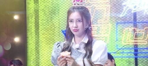  表情|当baby在跑男撒娇时，有谁注意到了男生们的表情，比偶像剧都要甜