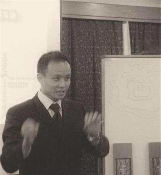 遁入空门|从金牌导师到遁入空门,乐嘉是如何把一手好牌打烂的?