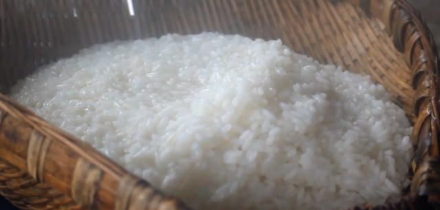  焖饭|大厨教你用豆角做懒人焖饭，简单又美味，看得流口水