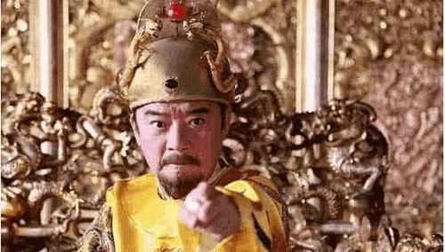  朱元璋|大臣说：我家井里全是酒，朱元璋好奇去看，半路：不对，灭他全家