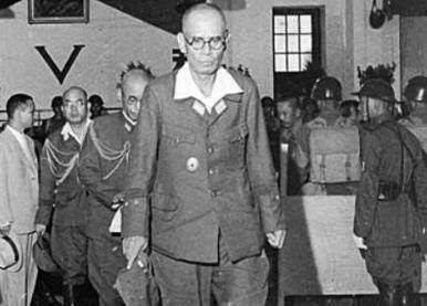  冈村|侵华战犯冈村宁次在中国无所不为，儿子却死在中国，感叹是报应