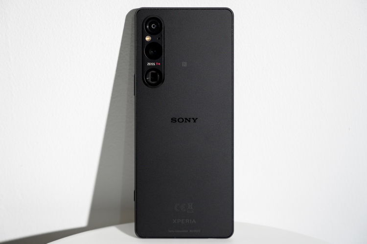Xperia 1V首发索尼黑科技CMOS传感器 能打破1英寸大底迷信么？