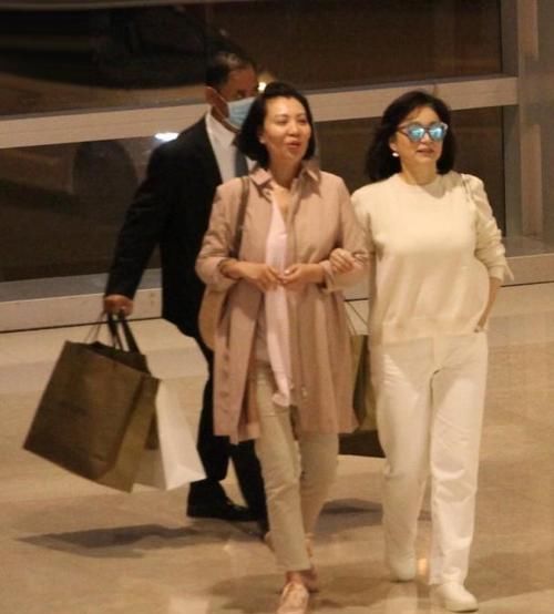  同龄人|林青霞素颜一点不显老，没修图也没扮嫩，跟马伊琍看着像同龄人！