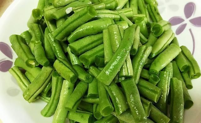  低热量|北方的炒饼火了，这种吃法，荤素搭配低热量，经得起岁月的流逝