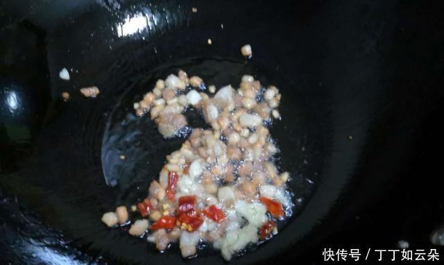 夏天|特别适合夏天吃奶奶的炸肉,不仅开胃下饭,常吃还能滋补容颜