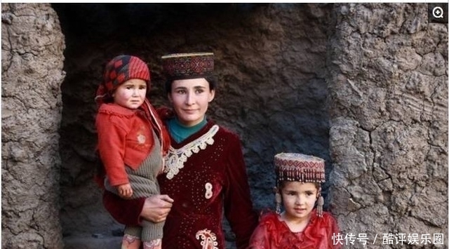 白种人|中国唯一一个住白种人的地方，景美人更美，想找一个丑女太难了！