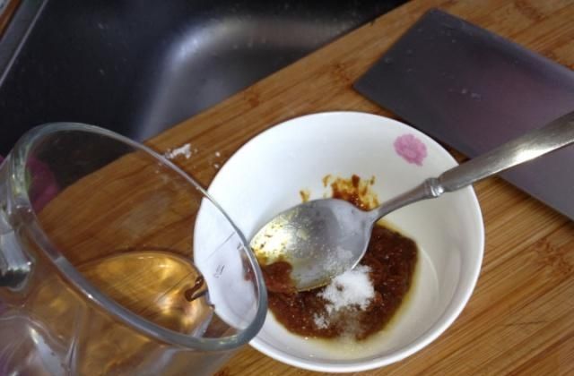  鸡丁|58岁厨师酱爆鸡丁，关键要做到这两步，否则酱汁不香