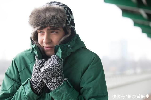 做好这7点骨骼更健康(常做这4件事，或会让你的骨头悄悄“变脆”，医生教你强健骨骼)