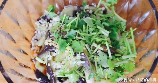 健康|健康吃茄子,拒绝油腻!手撕茄子做法简单,软烂嫩滑、低脂少油!