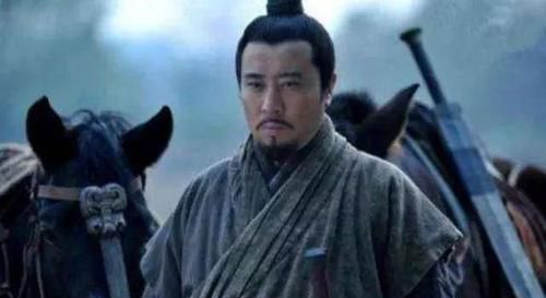  关羽|曹操安插卧底在刘备身边，坑了赵云，害了关羽张飞，骗了诸葛亮