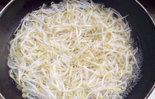  面条|一到夏天，我家面条就要换种吃法，清凉爽口，一盘都不够吃！