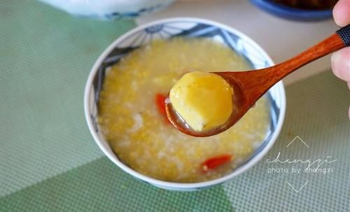 朋友圈|儿子读大学,老两口的极简3餐,走红朋友圈,网友:认真生活真好