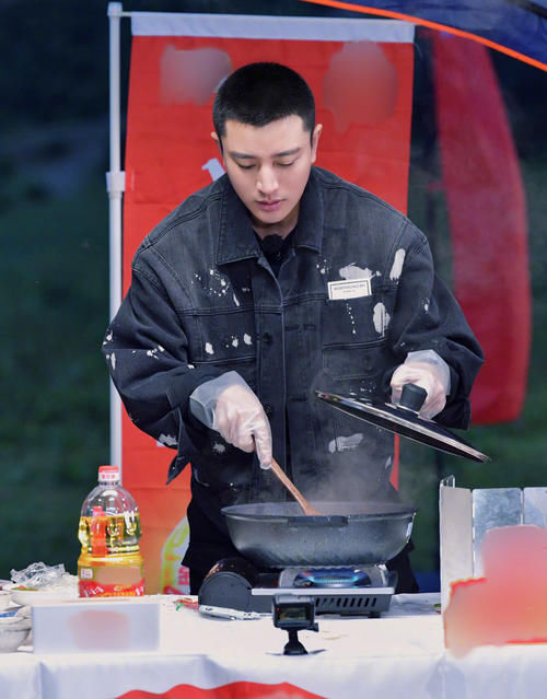  画面|贾乃亮录节目出现严重高原反应，倒地吸氧画面曝光