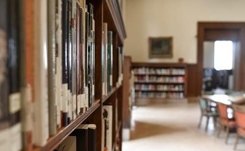  公务员|mba毕业算是应届毕业生吗，用应届生身份考公务员可以吗？