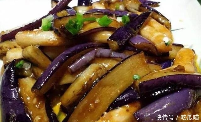 学会|炒茄子,最忌先放油炒,学会这样处理,茄子绵软入味,不黑不油腻