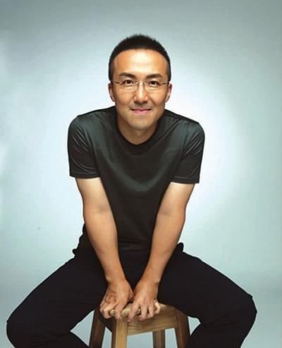  环球小姐|曾是环球小姐,白富美入圈拼命拍戏致流产,嫁富商老公却难当阔太包都不能买?