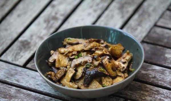  过瘾|香菇炒肉，柔软嫩滑，美味过瘾，简单易学