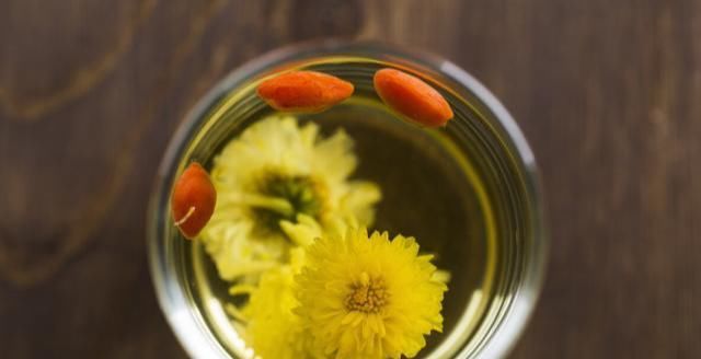 喝酒|忠告：晨起3个行为，比喝酒更伤肝，依然有很多男性“明知故犯”