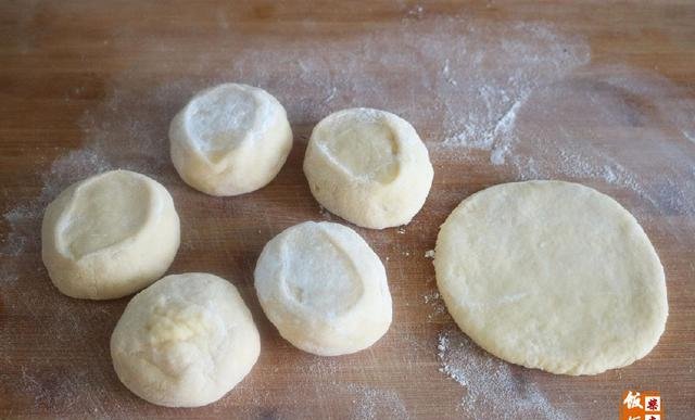 醒发|1碗面粉,2个鸡蛋,不用一滴油,做出香甜松软面包饼,放凉不会硬