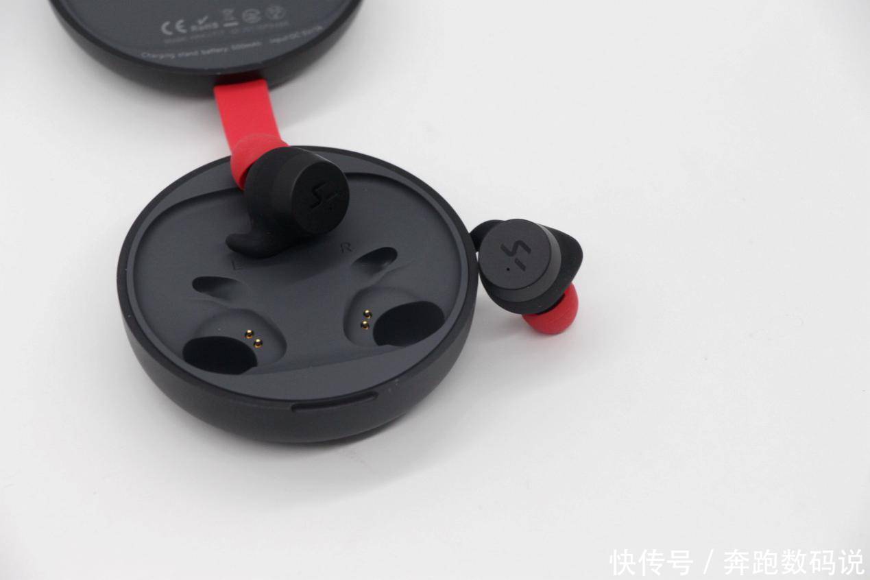充电仓|运动达人必备：多种佩戴方式于一身，HAKII无线蓝牙耳机评测
