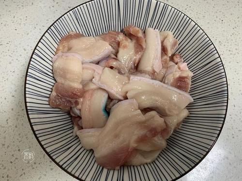 好极了|这是五花肉最好吃的做法,不放油,不放水,焦香软嫩口感好极了