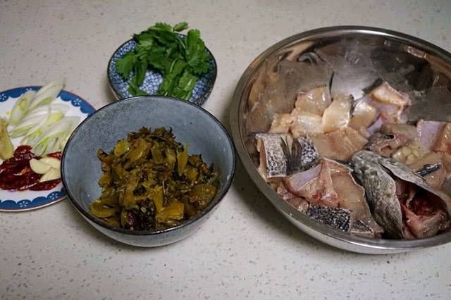  酸菜鱼|经典酸菜鱼，厨房小白想一次做成功，掌握这几个窍门，半分钟就会