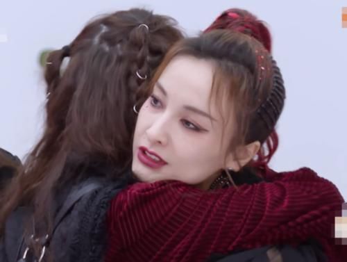  公演|姐姐三次公演，孟佳惨遭淘汰，吴昕采访时吐露心声：她被拖累了