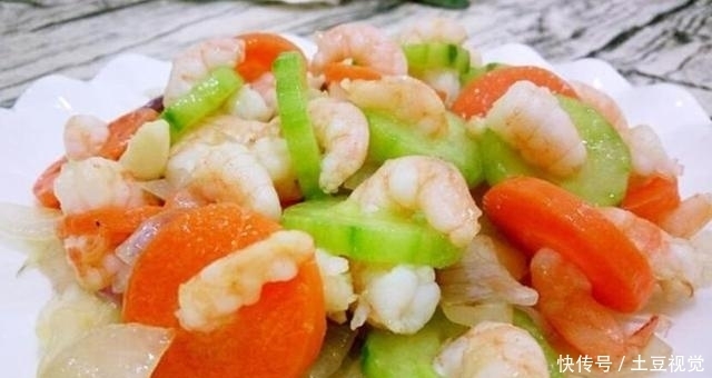  虾仁|黄瓜虾仁简单家常做法，虾肉Q弹、黄瓜清脆，非常适合在夏季吃