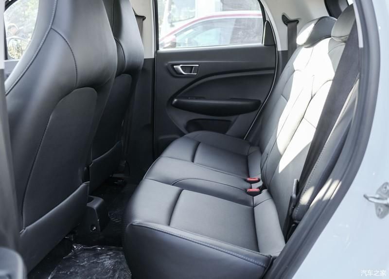 T03|6万多买辆续航400公里以上的电动车，零跑T03是合适的代步工具？