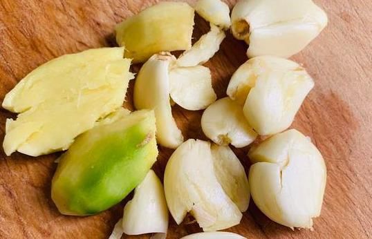  制作|家庭煮夫的日常 家庭版大盘鸡焖面 制作简单 美味健康