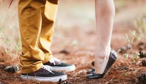  未婚夫|未婚夫车祸后我悔婚，五年后收到一个红包，打开一看泪流满面