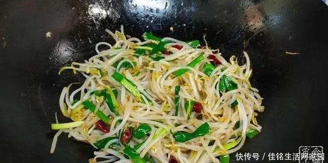 脆爽|炒豆芽不焯水,下锅前多加一步,炒出来的豆芽脆爽入味还不出水