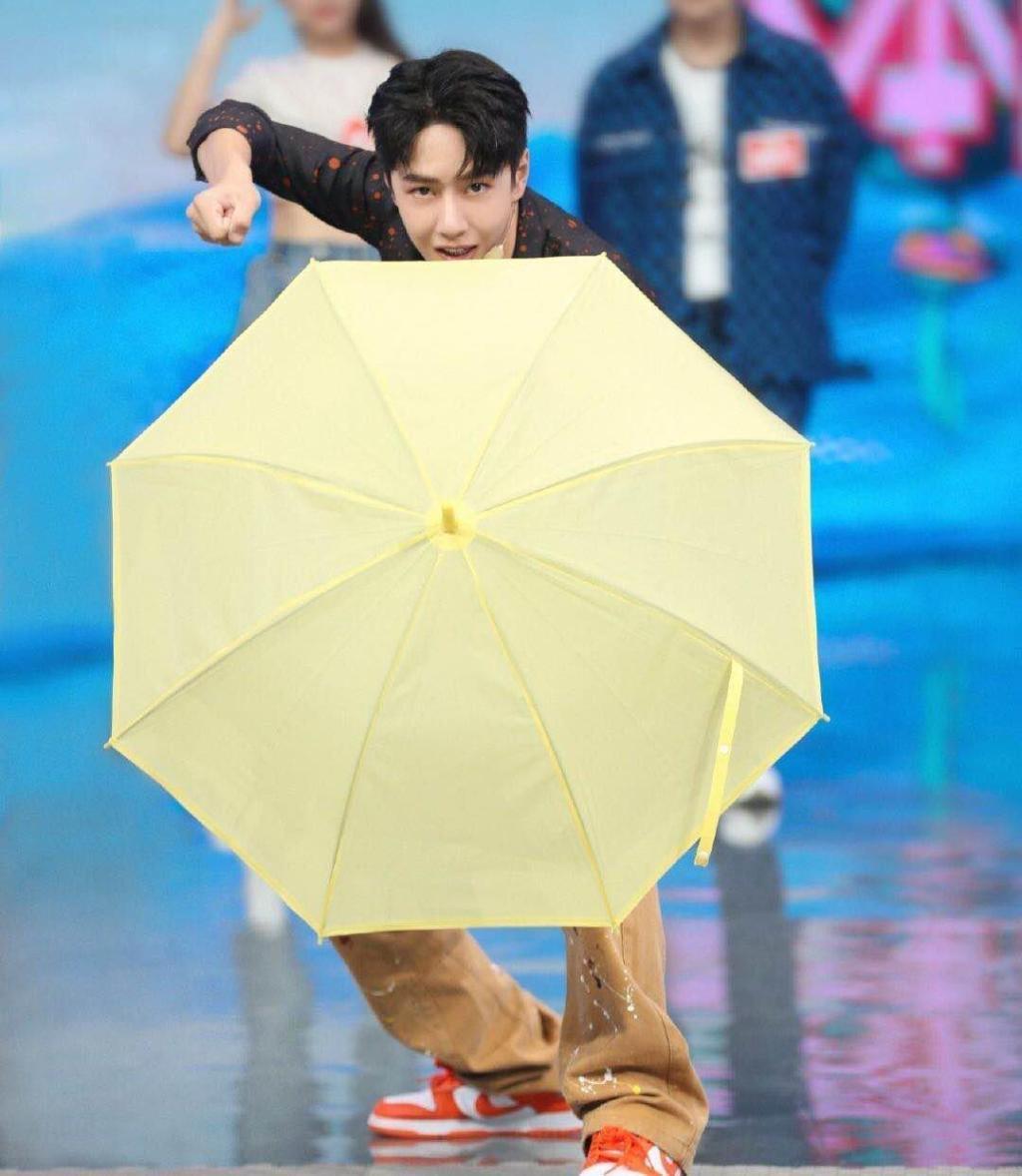 好听|《快乐大本营》李冰冰献出了第一次唱跳,赵丽颖唱歌真的巨好听了